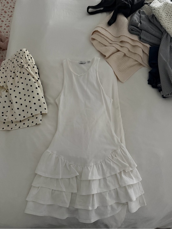Aritzia Dresses & Skirts - Aritzia White Sleeveless Ruffle Hem Dress